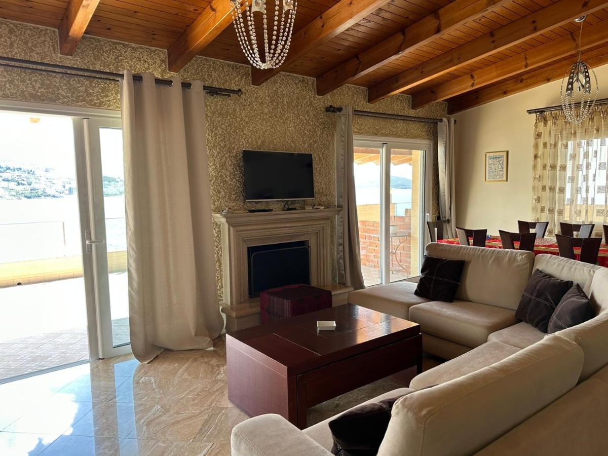 Penthouse Sea View Sarandë